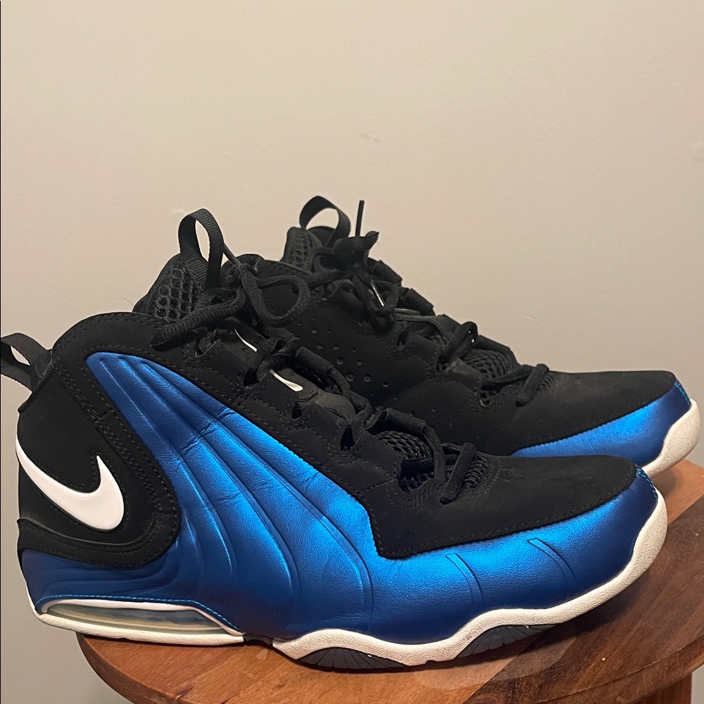 Nike Black and Blue Athletic Sneakers